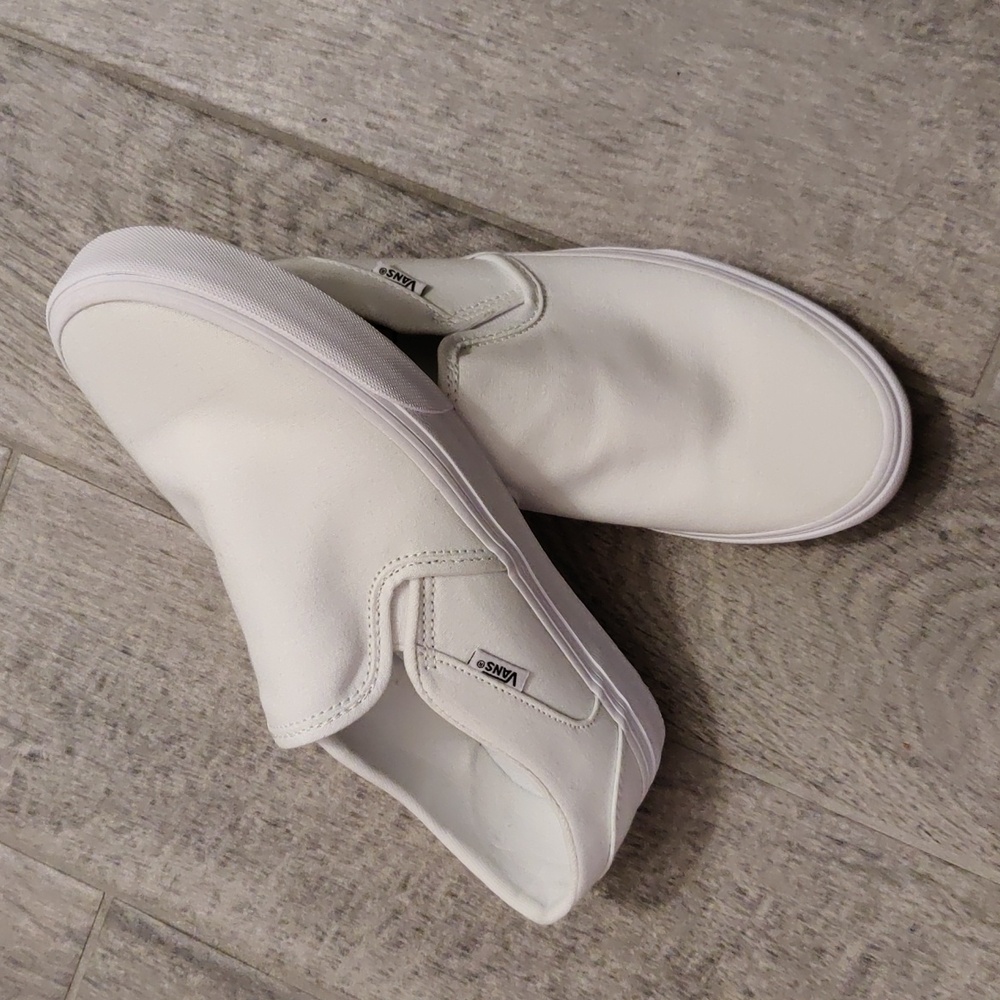 VANS NWOT White Canvas Slip-On